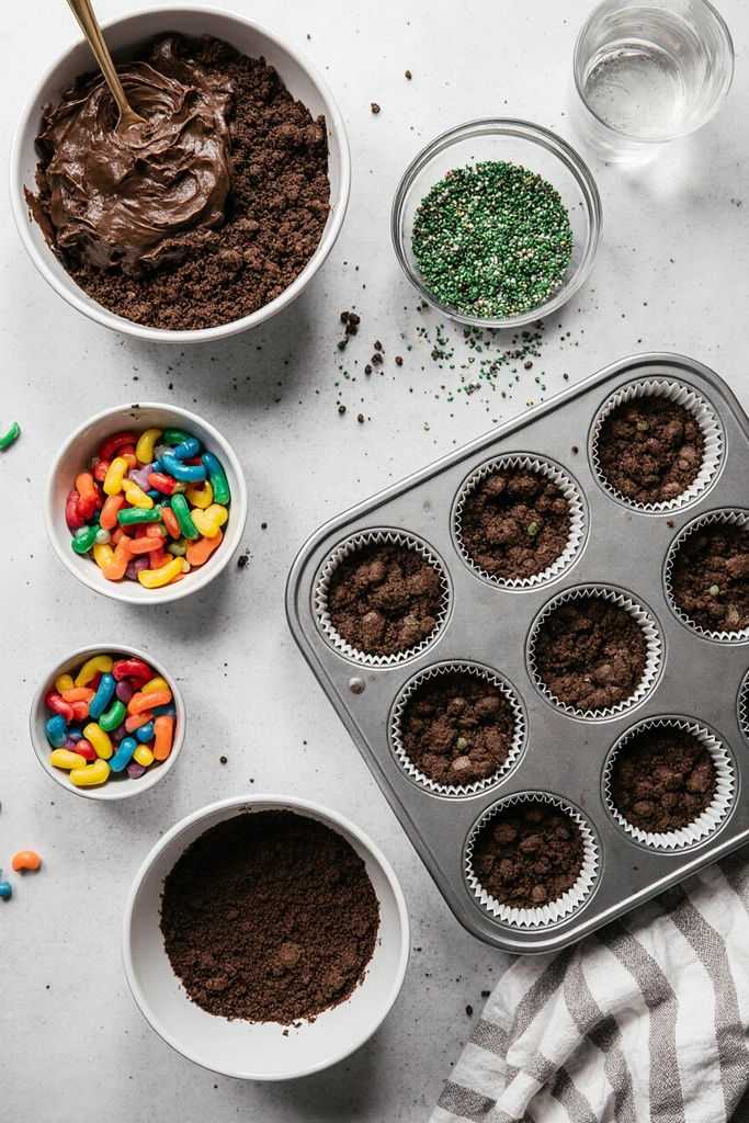 dirt cupcakes with gummy worms